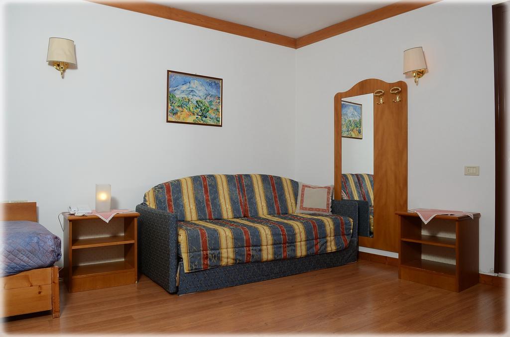 Ski Residence Сан-Мартино-ди-Кастроцца Номер фото